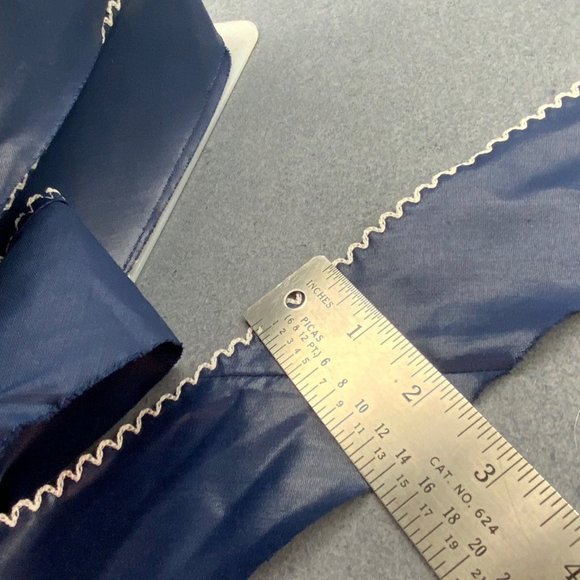 Vintage Navy Blue Trim White Scalloped Edge 24-ish Yards - Picture 3 of 3